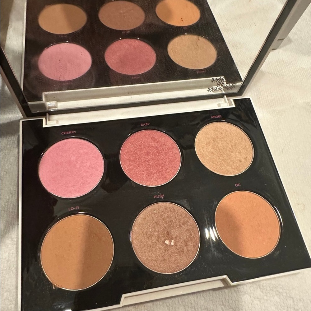 Urban Decay X Gwen Stefani Blush Palette - Picture 2 of 3
